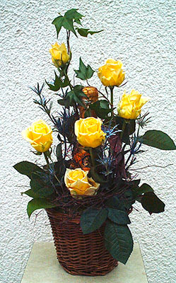 Sektflasche-floristisch-verpackt